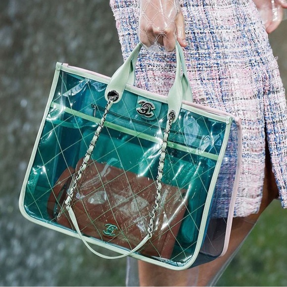 CHANEL Handbags - 💎✨ RUNWAY ✨💎 COCO SPLASH CHANEL TOTEL LIKE NEW